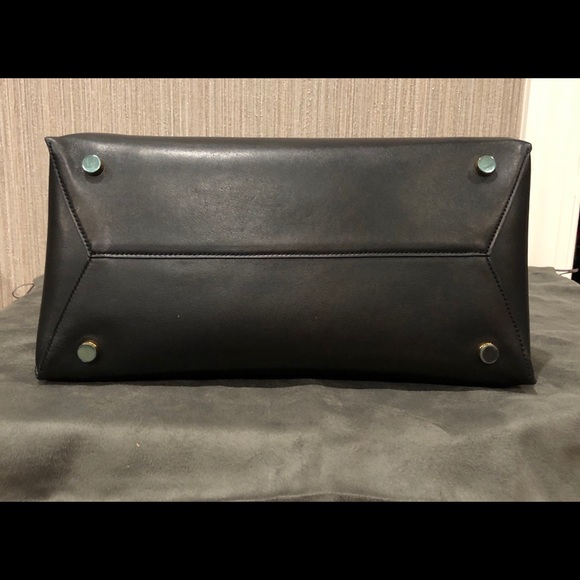 Authentic Tom Ford Bag… the zipper discolored… check last pic - Picture 2 of 6